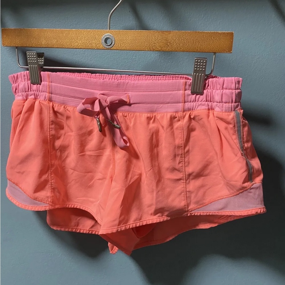 Lululemon Hotty Hot 2.5” Short Sz 6 Regular Flash Light Pink Orange 6083